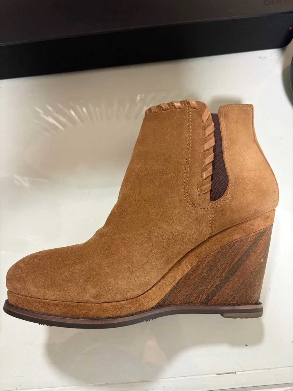 Ariat Belle Genuine Leather Suede Wedge Booties Tan Size 9.5